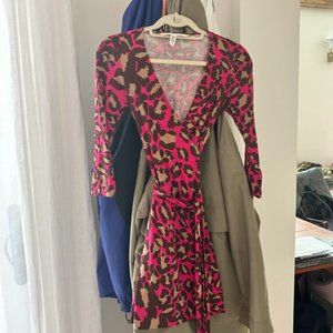 DVF Pink and Brown Leopard Print Wrap Dress 0 XS